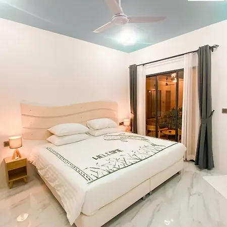 Infinity Beach Dhigurah